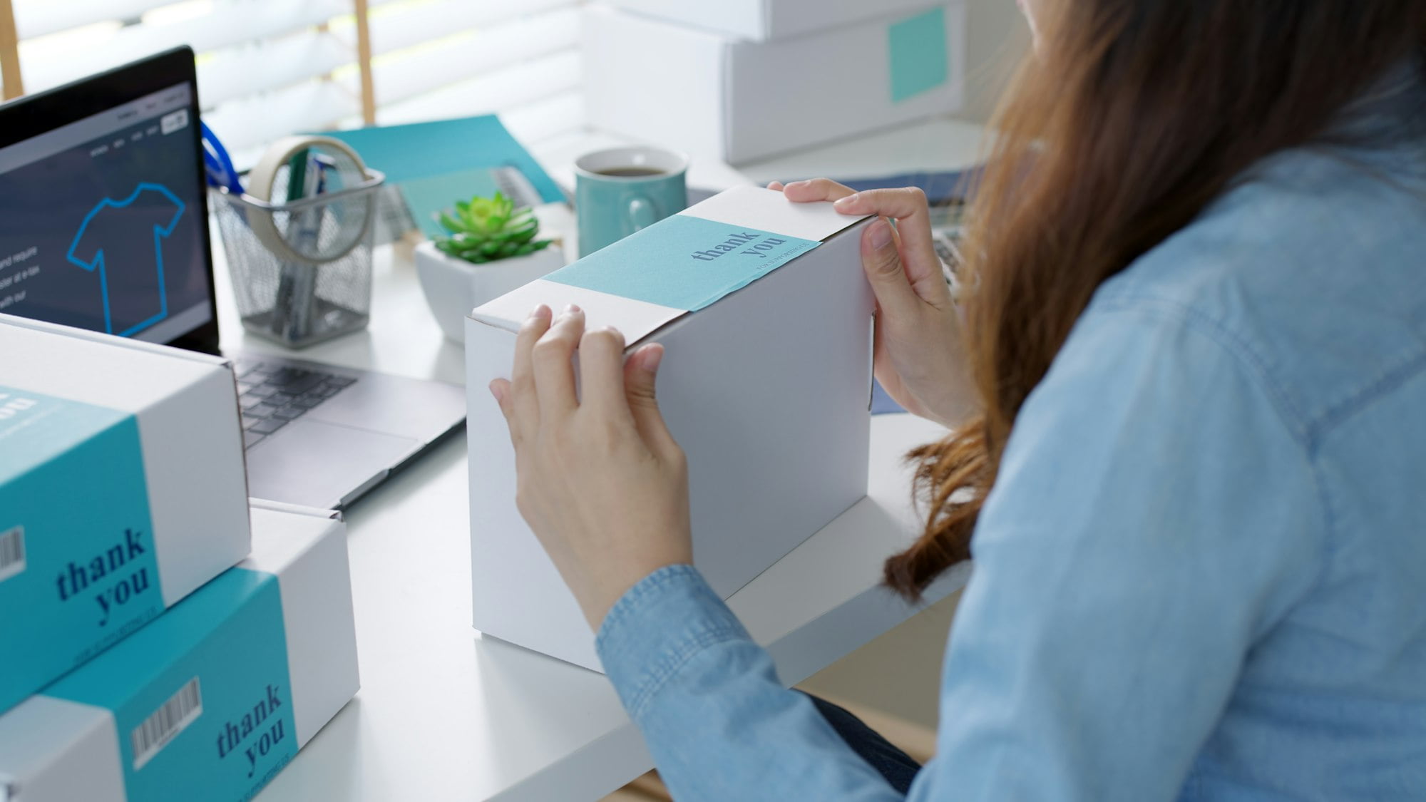 Asia female packing product small business parcel order online